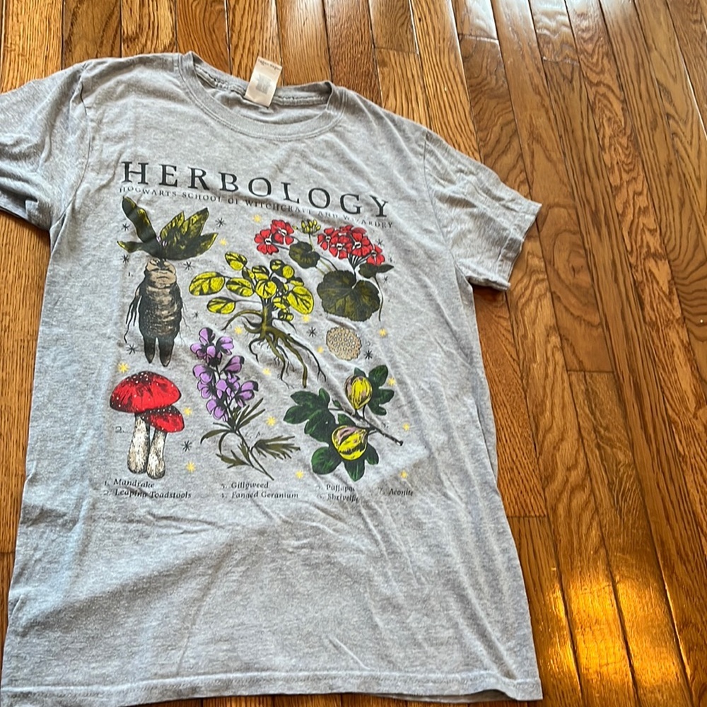 Harry Potter Herbology Botanical Tee Shirt Fandom Vacation Universal Studios‎ S